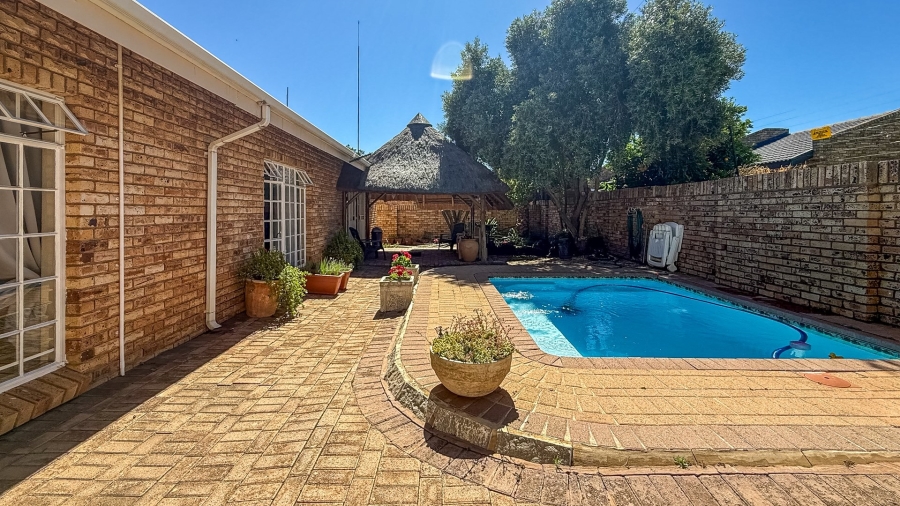 3 Bedroom Property for Sale in Flimieda North West